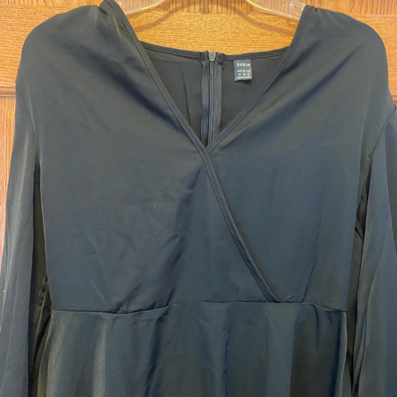 Black Dress - Picture 3 of 3